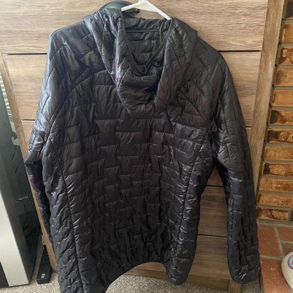 Women’s Patagonia Jacket - Picture 5 of 13